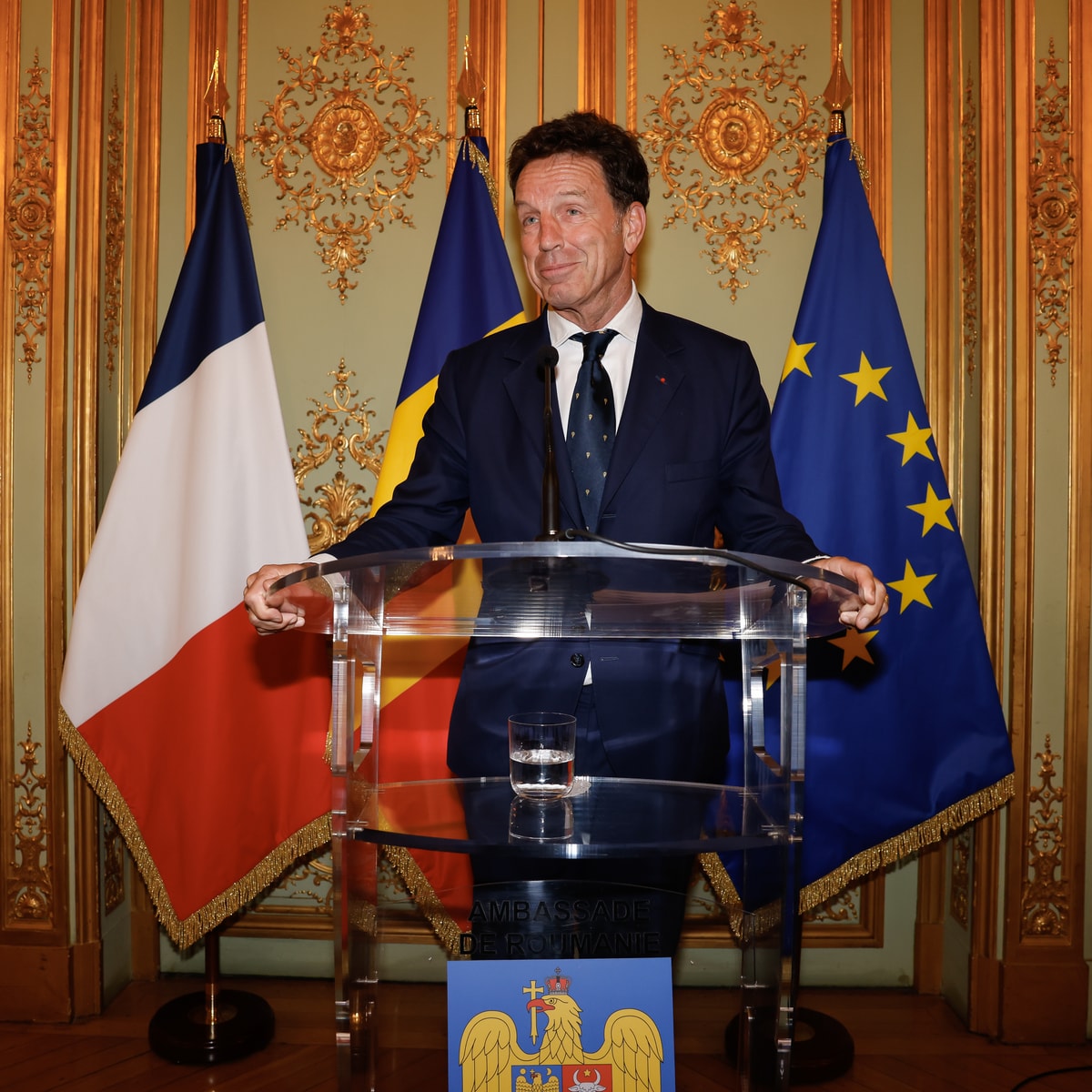 Passation de la présidence de l’APF : Ahmed Cissé succède à Geoffroy Roux de Bézieux