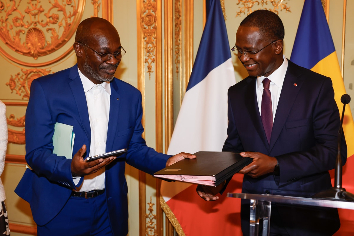 Passation de la présidence de l’APF : Ahmed Cissé succède à Geoffroy Roux de Bézieux